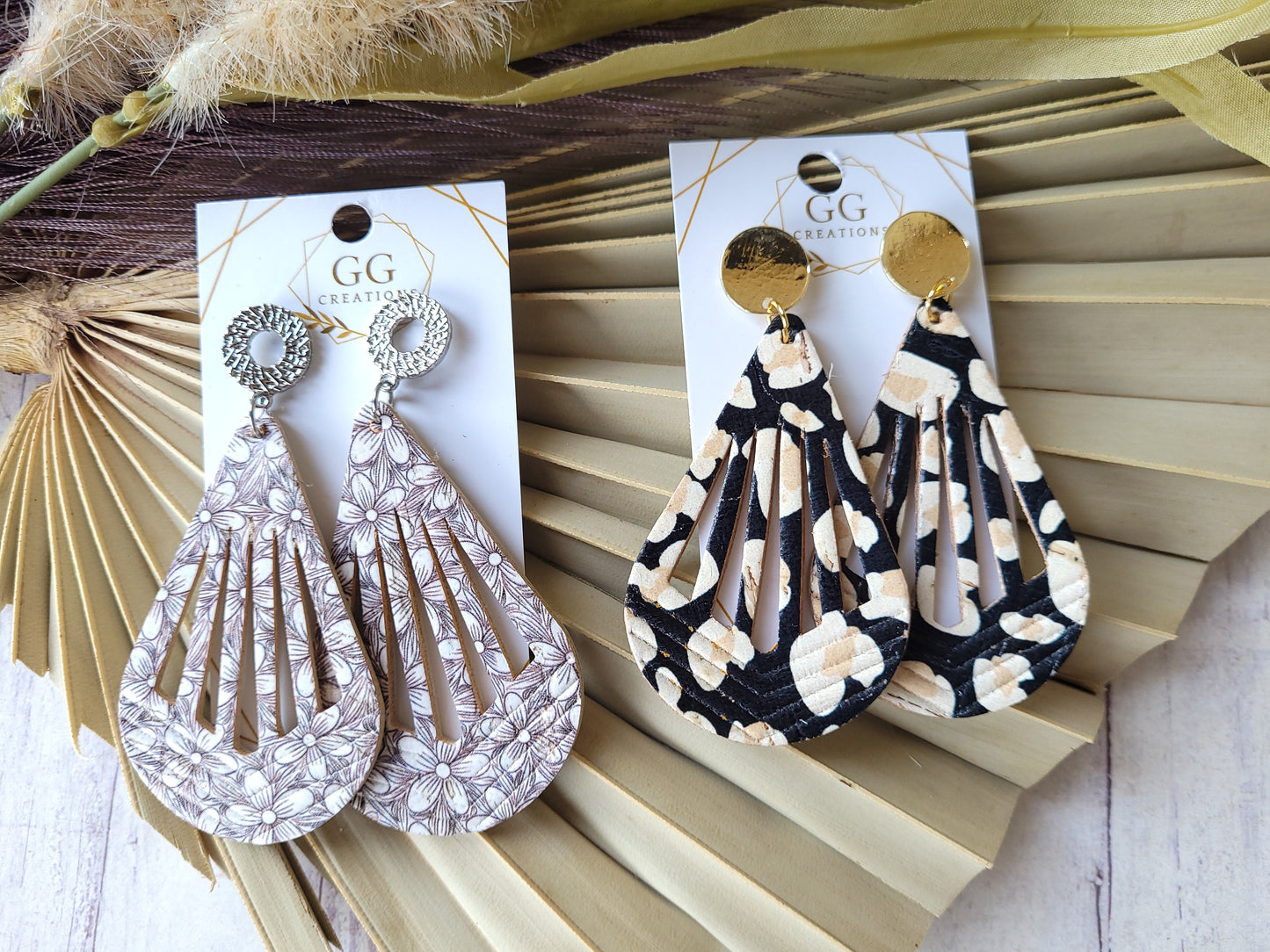 Taylor Teardrop- 2.5" Embossed - Steel Rule Wooden Earring Die