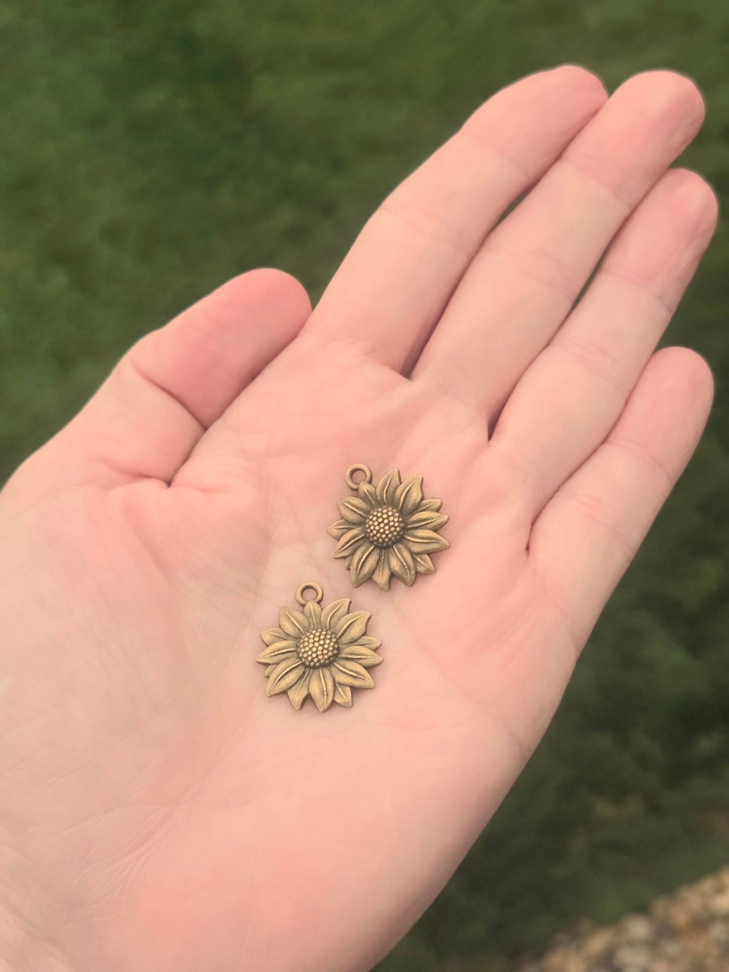 Bronze Sunflower Charms - 6 pieces - Charms