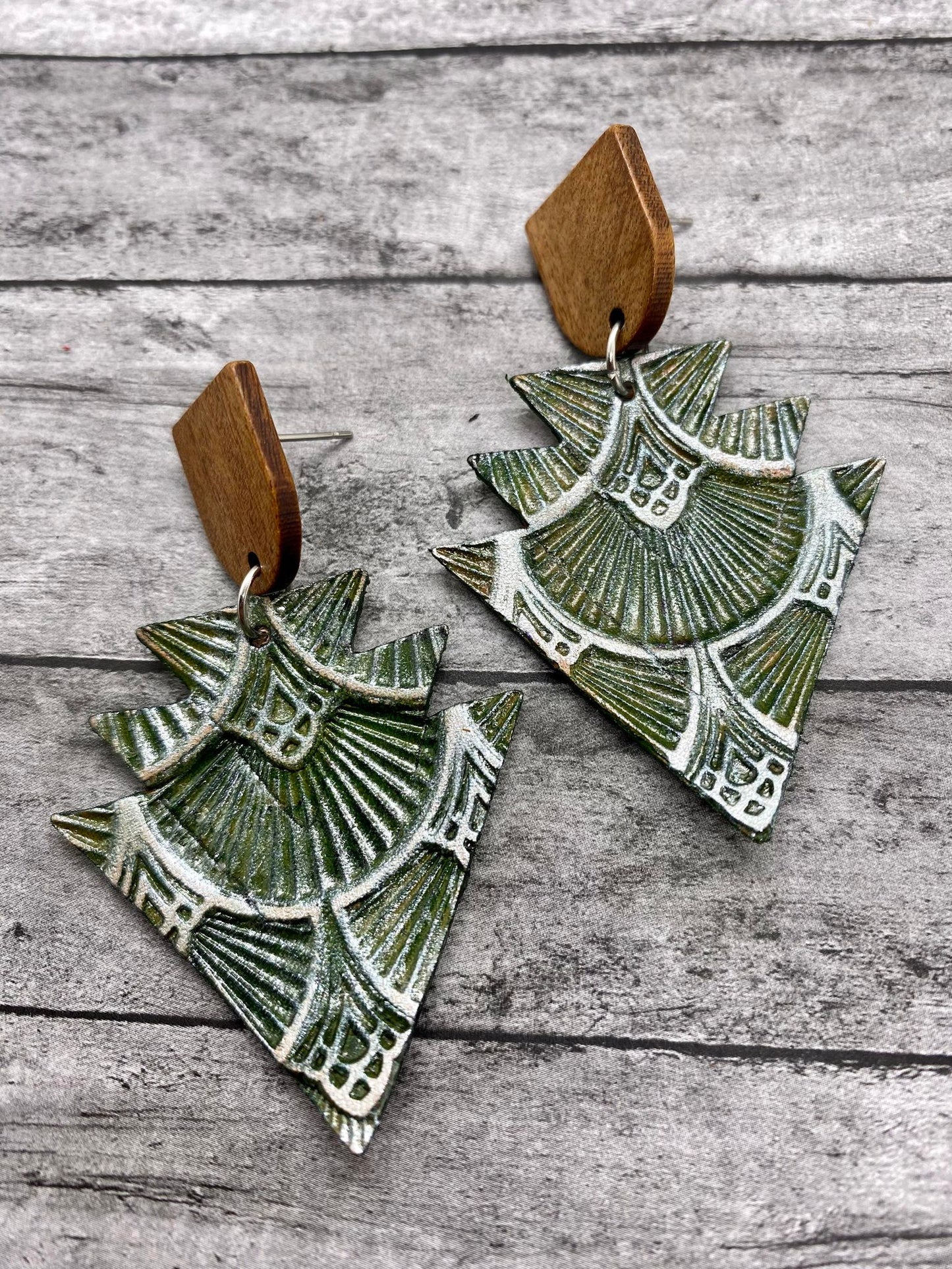 Katherine - 1.75" Geometric Point- Embossed, Pair - Steel Rule Wooden Earring Die