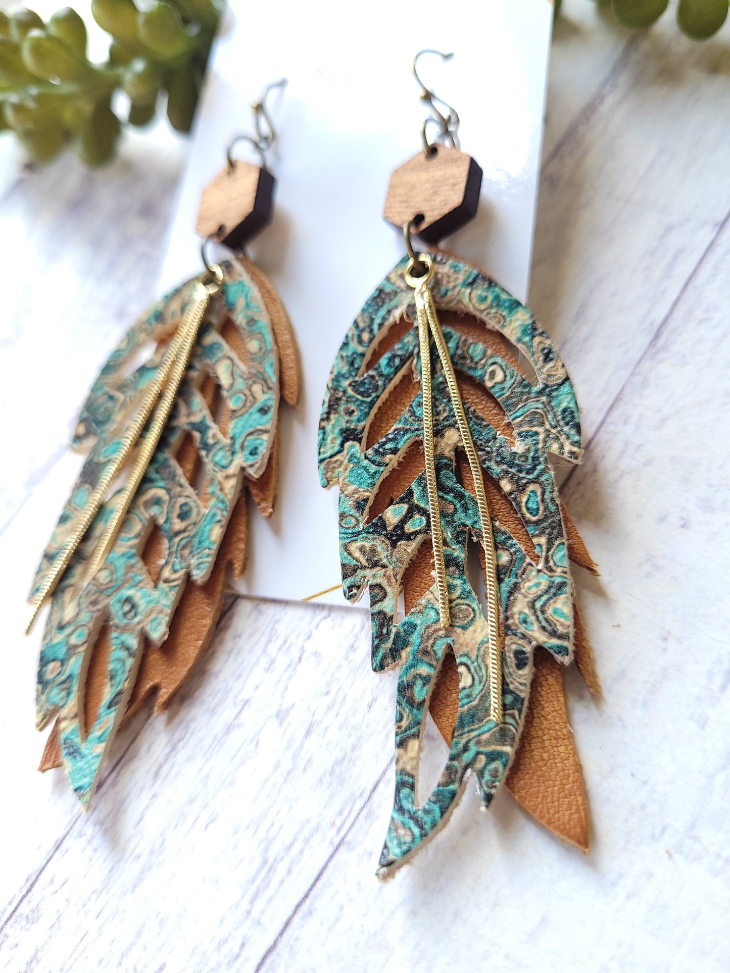 Nikki - Cut out Feather - Steel Rule Wooden Earring Die