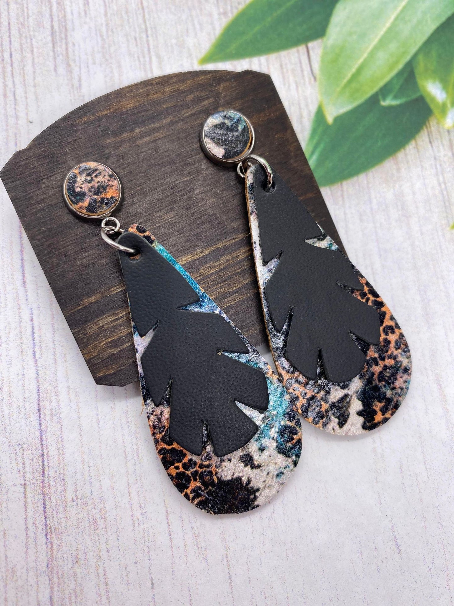 Leona Feathers - pairs - Steel Rule Wooden Earring Die