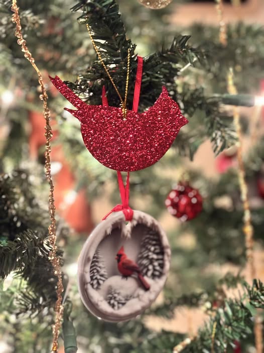 Cardinal Embossed Bird - Ornament/Keychain/Accessory - Embossed Mirrored Pair - Steel Rule Wooden Die