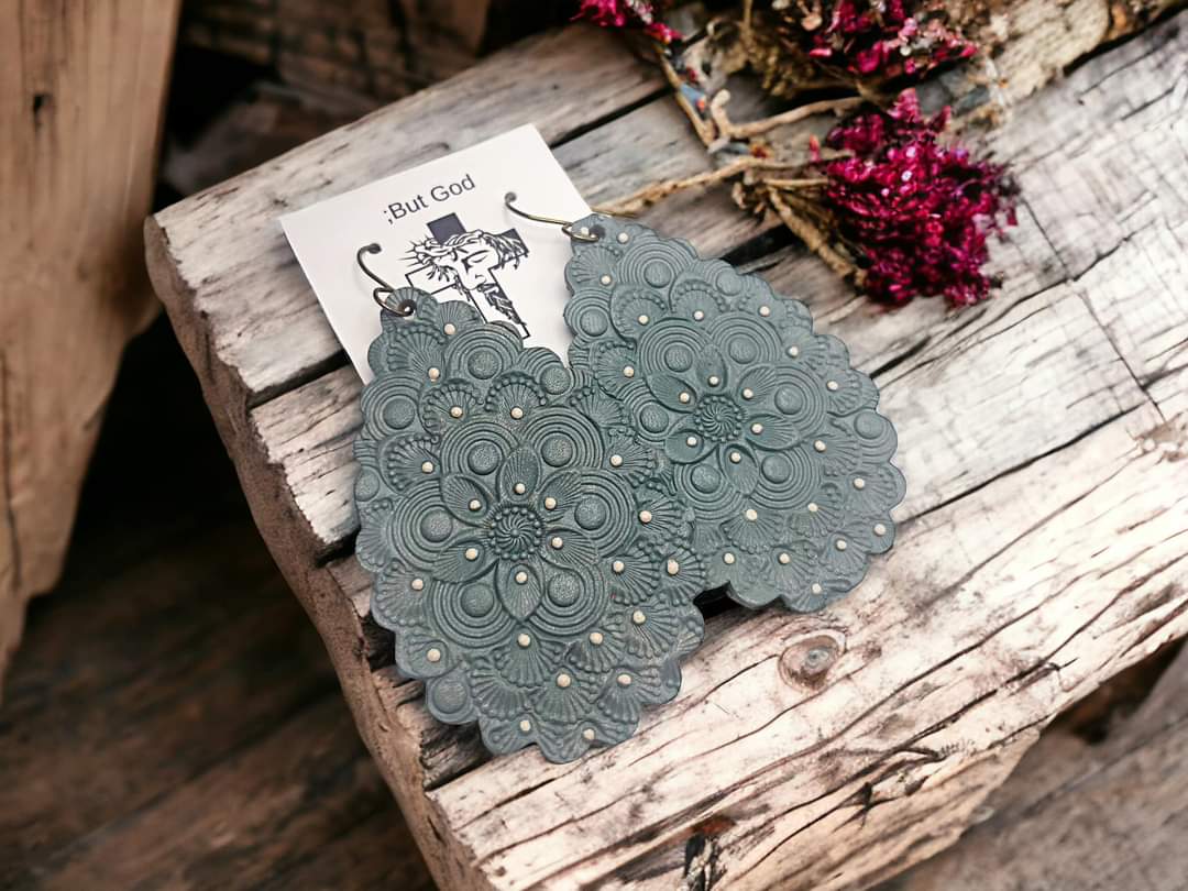 Preorder - Scalloped teardrops - 3 sizes - not embossed - Steele Rule Wooden Earring Die