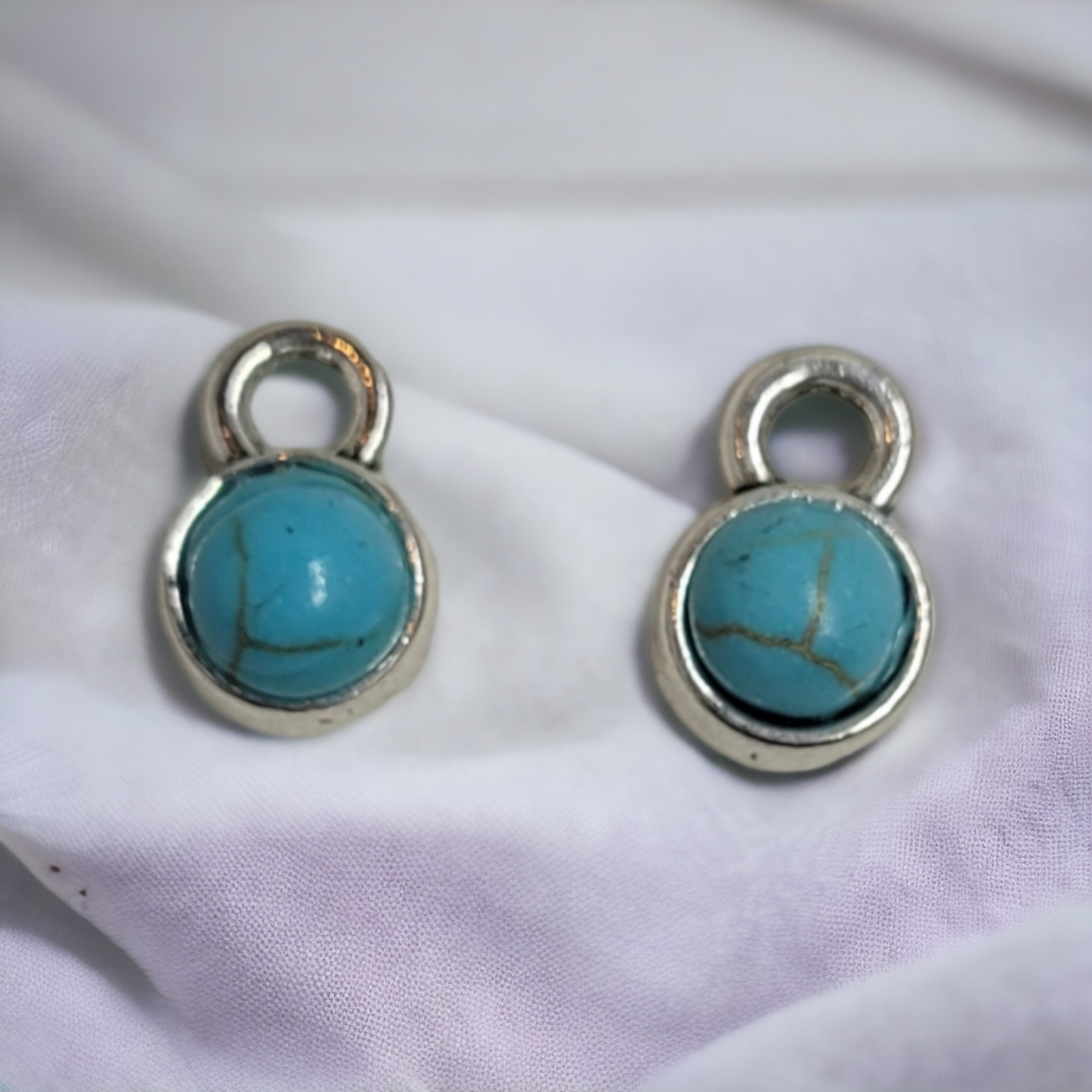 Small circle Turquoise/Silver Charms - 12 pieces - Earring Findings