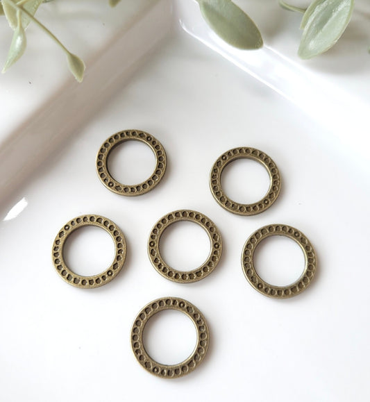 Textured Closed Rings - 6 pieces - 20mm