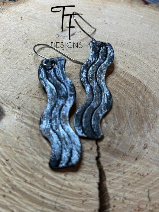 The Wave - Embossed (Pair) - Steel Rule Wooden Earring Die