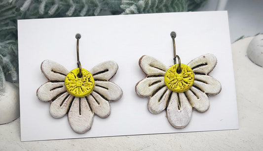 Daisy - 1.75" Embossed (pair) - Steel Rule Wooden Earring Die