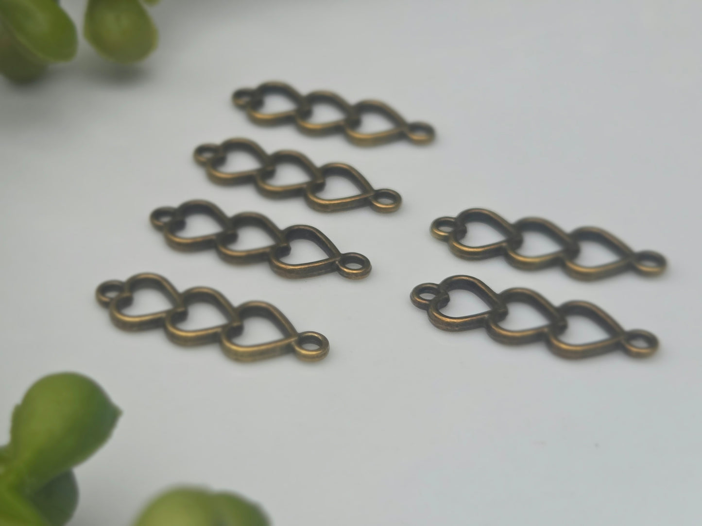 Triple heart charm - Bronze - 6 pieces